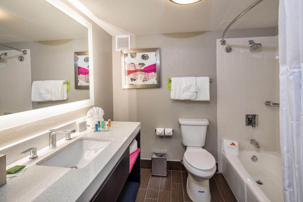 Radisson Hotel Oakland Airport Экстерьер фото