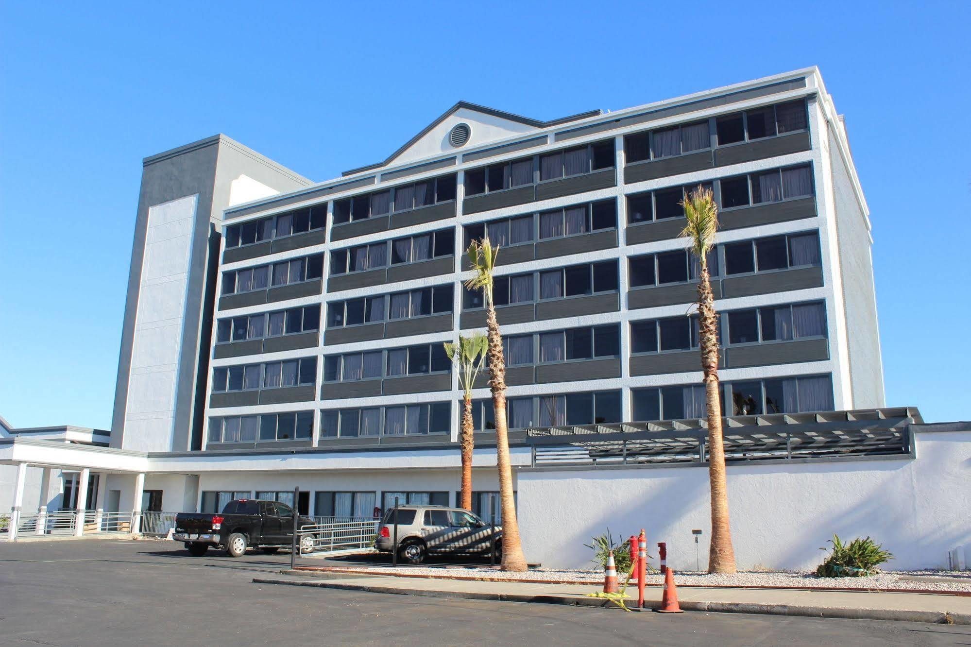 Radisson Hotel Oakland Airport Экстерьер фото