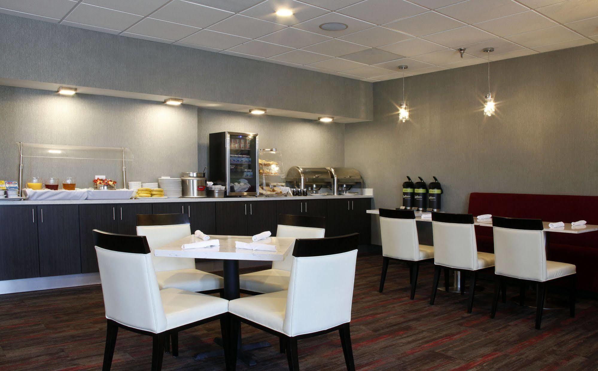 Radisson Hotel Oakland Airport Экстерьер фото