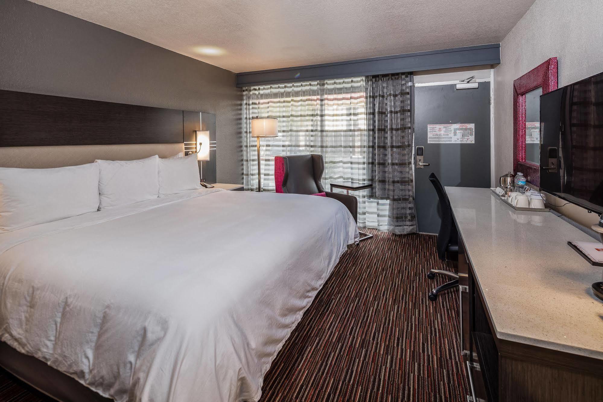 Radisson Hotel Oakland Airport Экстерьер фото