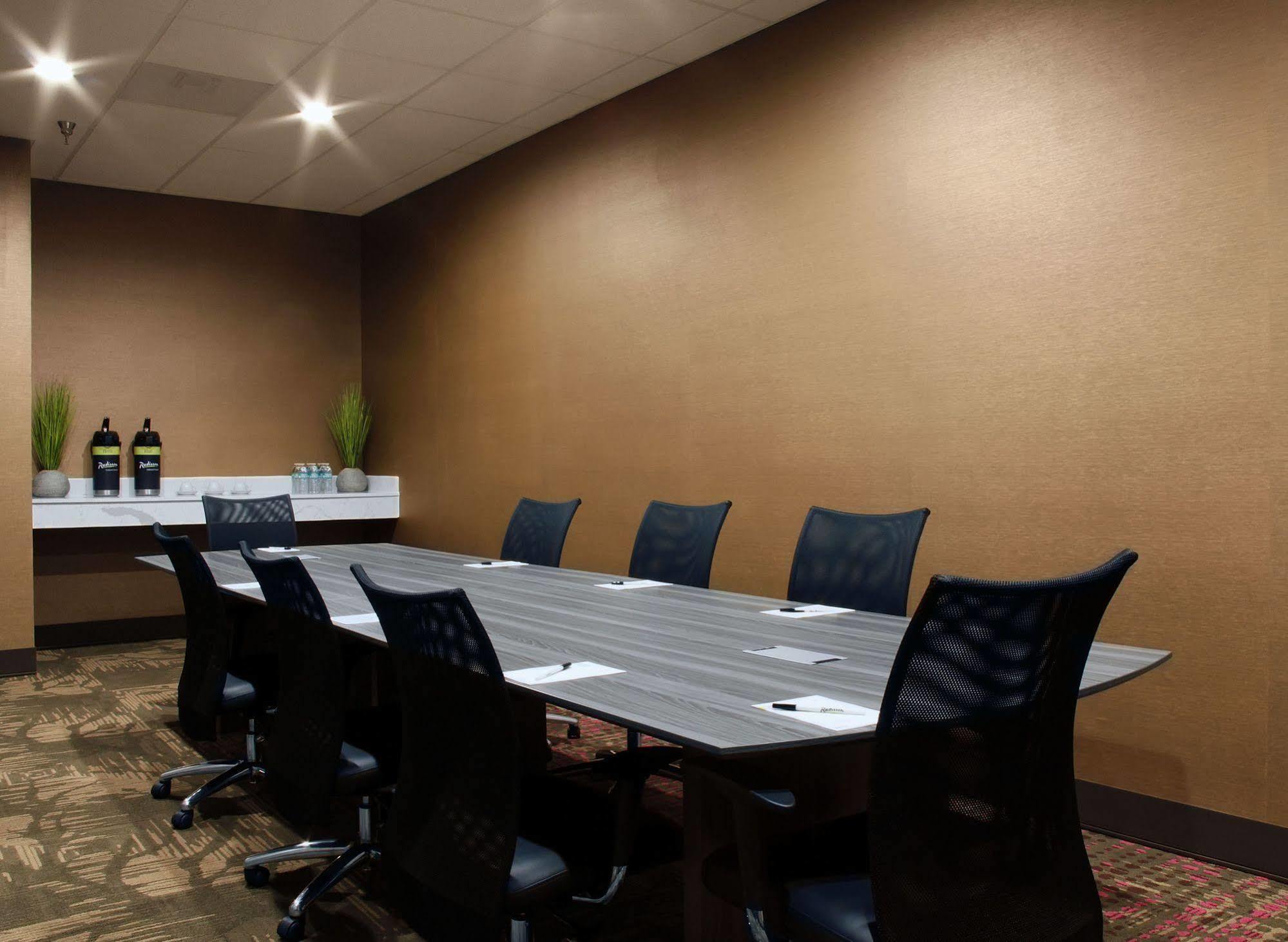 Radisson Hotel Oakland Airport Экстерьер фото