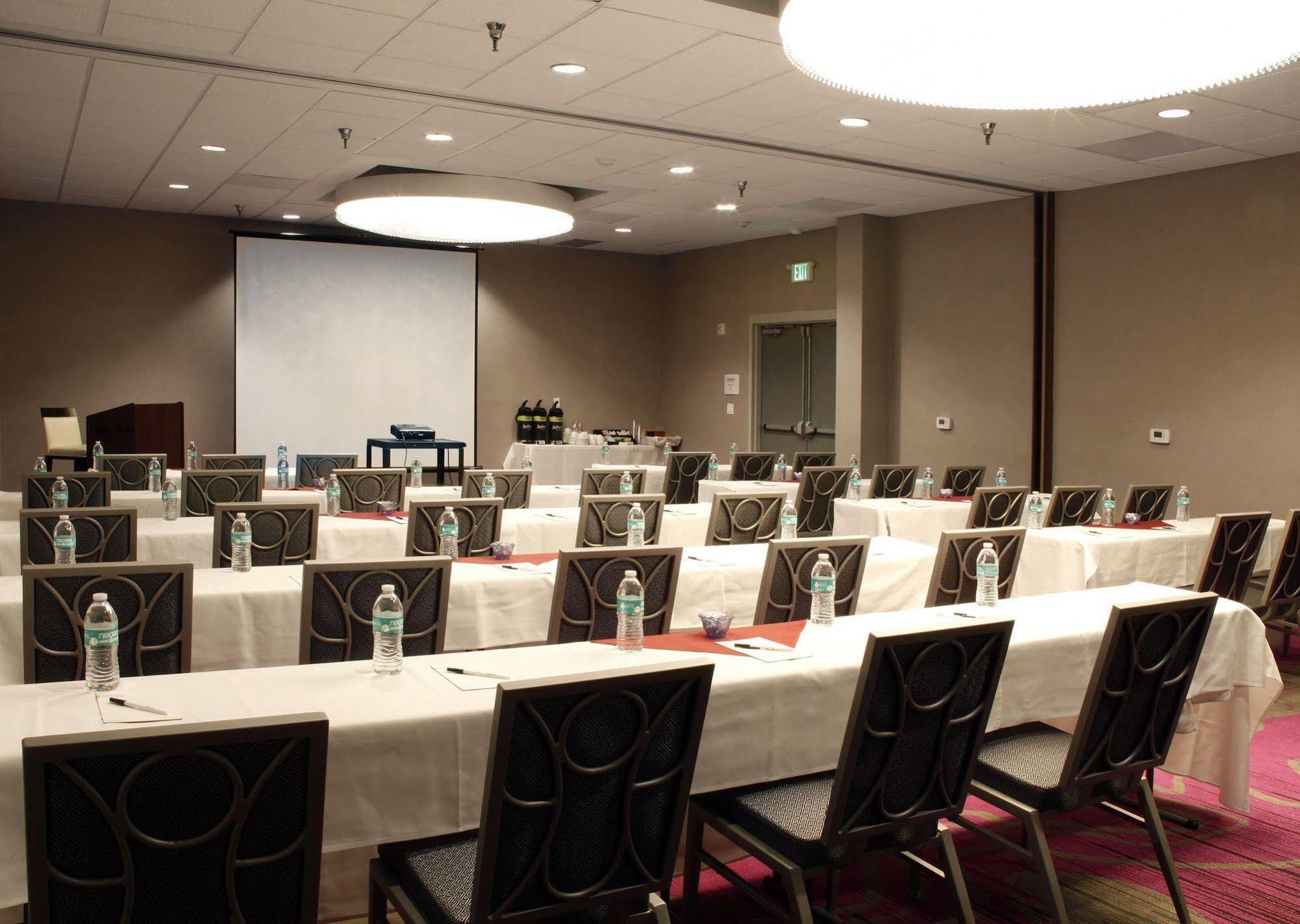 Radisson Hotel Oakland Airport Экстерьер фото