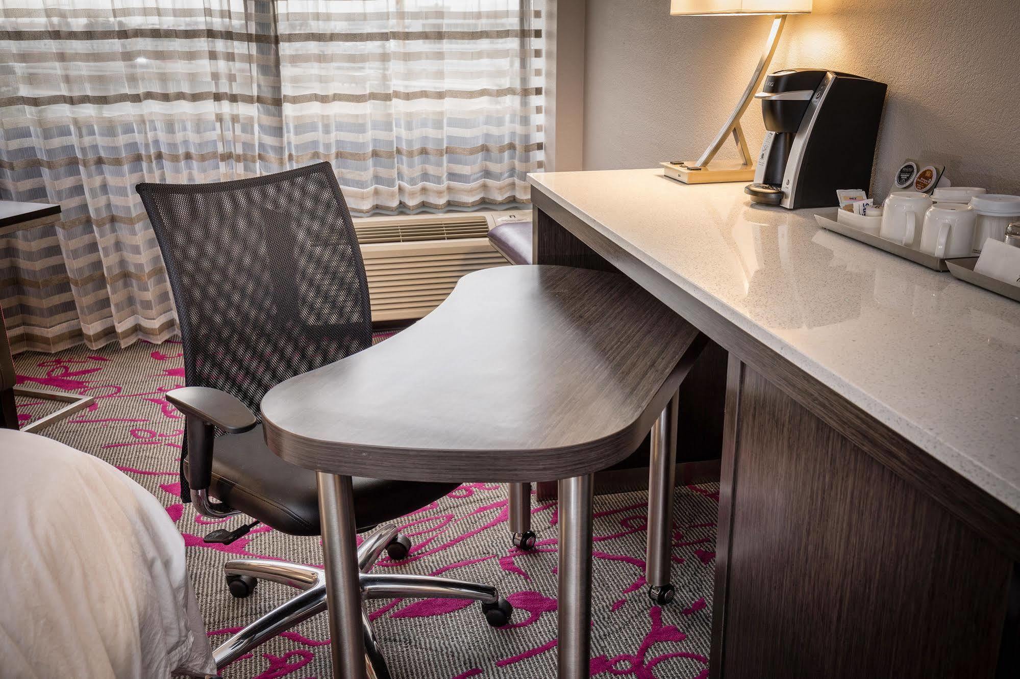 Radisson Hotel Oakland Airport Экстерьер фото